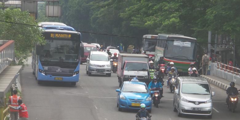 Re-routing angkutan umum di Jakarta