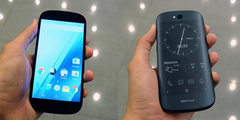 Tampilan layar depan (kiri) dan layar belakang YotaPhone 2