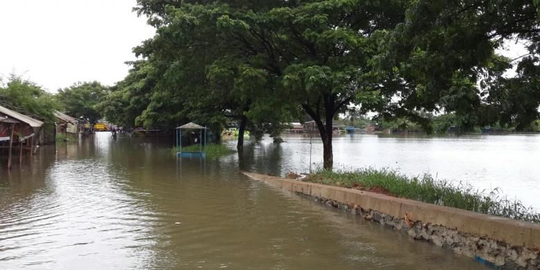 Banjir di daerah Rawa Bulakan, Kota Tangerang, Selasa (1/3/2016).