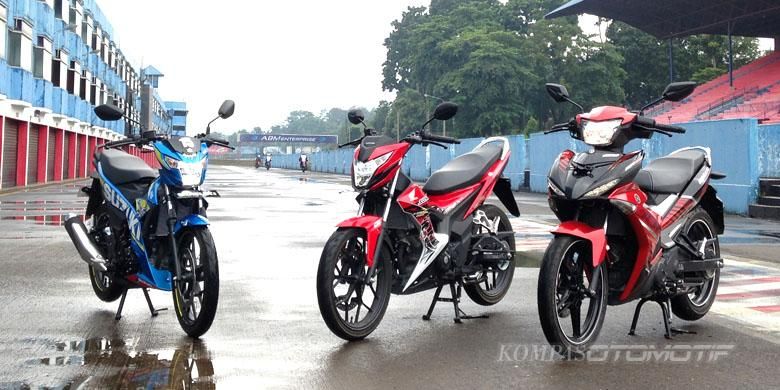 Persaingan tiga bebek sport 150 cc.