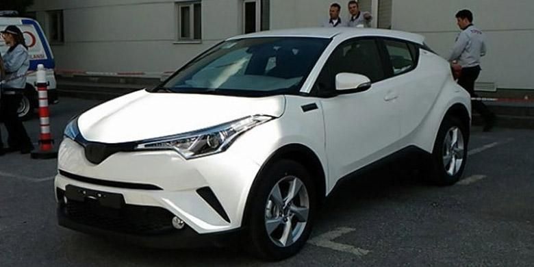 Toyota C-HR di pabrik Toyota di Turki.