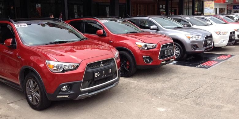 Aktivitas safety driving bersama komunitas Outlander Sport di Palembang, Sabtu (19/3/2016).