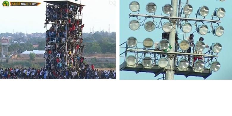 Foto kiri: Penonton yang memadati menara untuk menyaksikan pertandingan Nigeria vs Mesir pada kualifikasi Grup G Piala Afrika, Jumat (25/3/2016). Foto kanan: penonton nekat menyaksikan pertandingan dari tiang lampu bertegangan tinggi.
