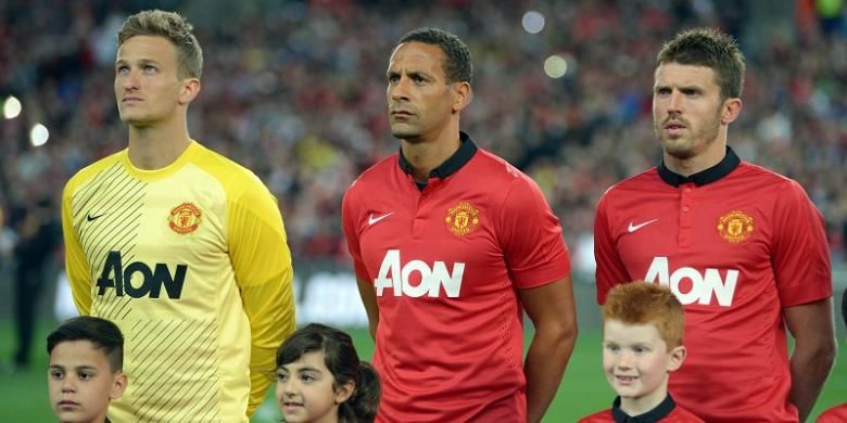 Anders Lindegaard (kiri), Rio Ferdinand (tengah), dan Michael Carrick saat menjalani tur di Sydney, Australia, pada 20 Juli 2013.