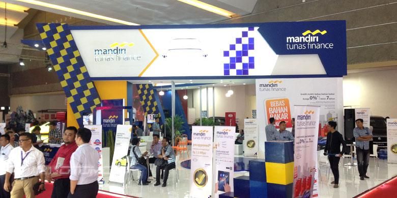 Booth PT Mandiri Tunas Finance di IIMS 2016.