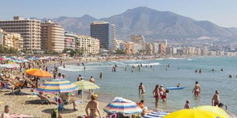 Pantai Costa del Sol, Spanyol merupakan salah satu kawasan wisata populer di Eropa. Beberapa dinas intelijen yakin ISIS tengah mengincara lokasi-lokasi wisata semacam ini pada musim panas tahun ini.