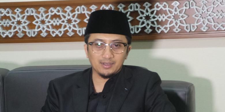 Ustadz Yusuf Mansyur saat wawancara dengan wartawan, di Masjid Istiqlal, Jakarta Pusat, Minggu (24/4/2016).