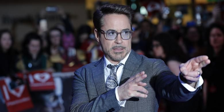 Aktor Robert Downey Jr menghadiri pemutaran perdana (premiere) film Captain America: Civil War di London, Inggris,  Selasa (26/4/2016).
