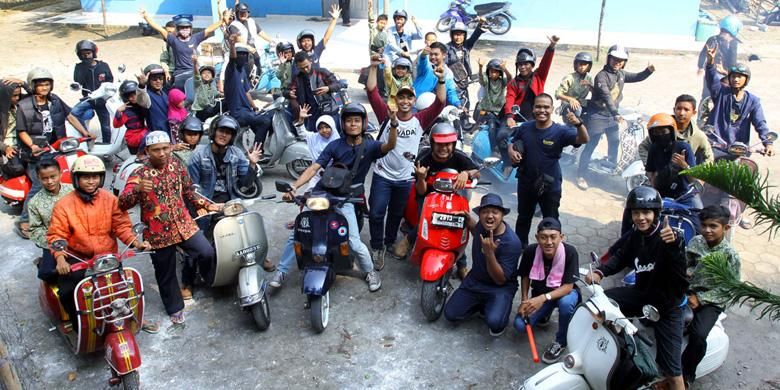 Anggota Kutu Community Region Yogyakarta mengajak anak yatim di Panti Asuhan Al Hikmah, Sleman, Yogyakarta untuk riding naik Vespa. Mereka juga diberi penyuluhan kesehatan, terutama tentang cara menjaga kebersihan diri.