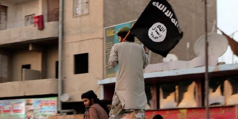 ISIS dilaporkan telah menyalibkan seorang pria di Raqqa, ibu kota kekhalifahan kelompok teror itu di Suriah.