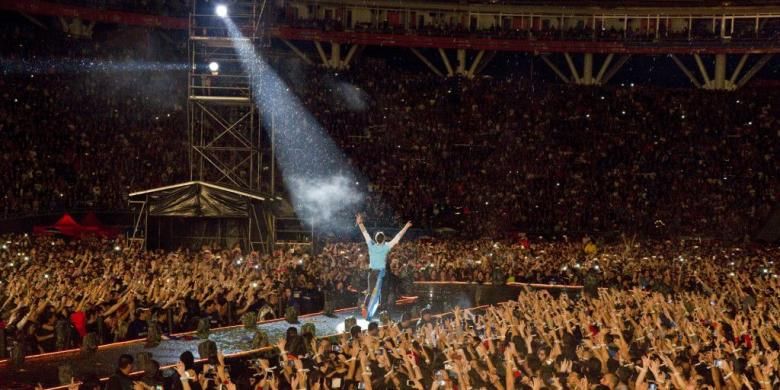 Salah satu konser Coldplay dalam A Head Full of Dreams Tour 2016