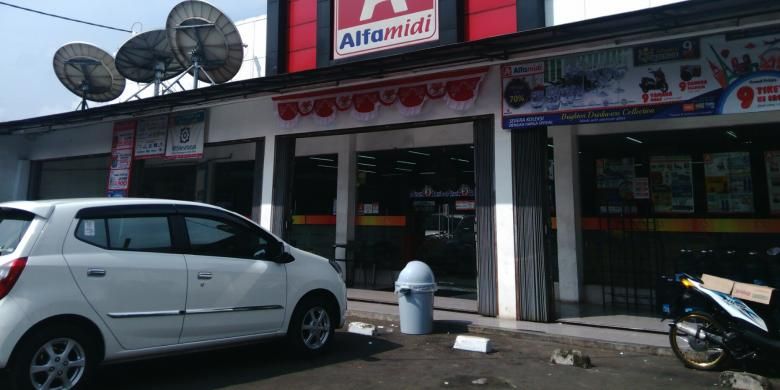 Minimarket di Jalan Raya Bogor, Cimanggis, Depok ini tempat seorang oknum pengacara menodongkan pistolnya ke pengunjung minimarket, seminggu lalu. Selasa (9/8/2016).