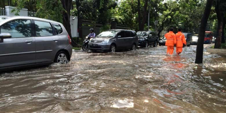 Genangan di Jalan Gereja Theresia, Jakarta, Selasa (30/8/2016).