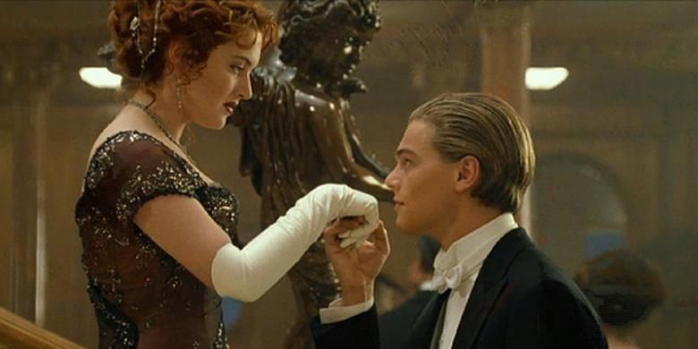 Adegan dalam film Titanic yang dibintangi oleh Leondardo DiCaprio dan Kate Winslet. 