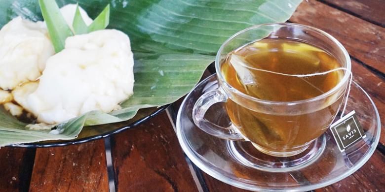 Pandanus Green Tea dari Savis. Teh ini memiliki rasa dan aroma seperti jenang sumsum.