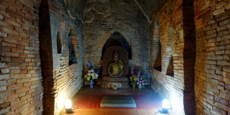 Mayoritas kuil di Thailand dibuat sangat megah, dengan pagoda emas menjulang tinggi. Namun lain halnya dengan Wat Umong.