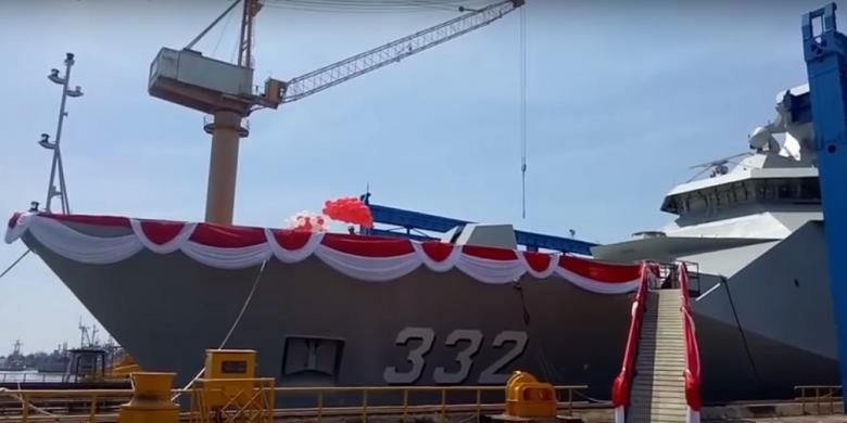 PT PAL Indonesia meluncurkan dua kapal perang yakni jenis Strategic Sealift Vessel (SSV) Davao Del Sur-602 ekspor kedua untuk Filipina dan kapal perang kelas fregate jenis Perusak Kawal Rudal (PKR) yang diberi nama KRI I Gusti Ngurah Rai-332 pesanan Kemhan RI, Kamis (29/9/2016).