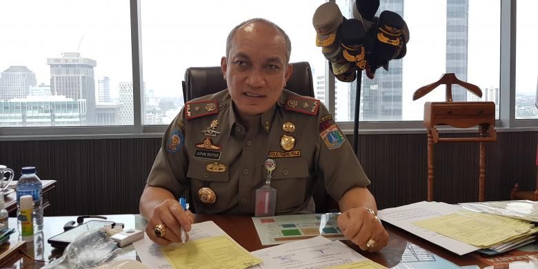 Kasatpol PP DKI Jakarta, kini menjadi Kepala BPBD DKI, Jupan Royter