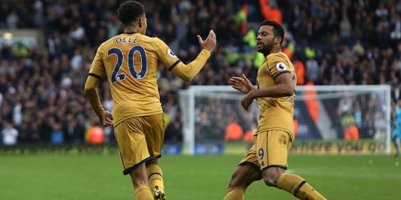 Dele Alli bersama Mousa Dembele merayakan gol Tottenham Hotspur ke gawang West Bromwich Albion pada lanjutan Premier League, Sabtu (15/10/2016). 