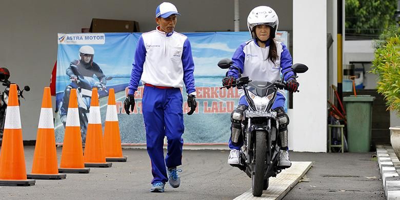 Safety riding cours bersama Astra Motor Yogyakarta