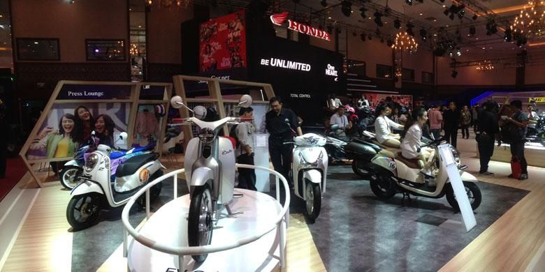 Booth Honda di IMOS 2016.