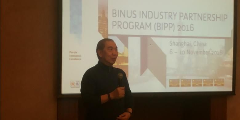 CEO Bina Nusantara Group Bernard Gunawan Binus University saat membuka Binus Industry Partnership Program (BIPP) 2016 di Shanghai, China, Selasa (8/11/2016).

 