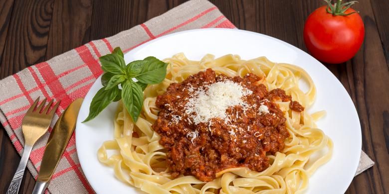 Tagliatelle al Ragu, versi sebenarnya dari Spaghetti Bolognese.