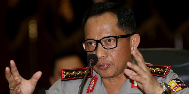 Kepala Polri Jenderal Tito Karnavian menyatakan penetapan gelar perkara kasus Gubernur nonaktif DKI Jakarta Basuki Tjahaja Purnama alias Ahok di ruang rapat utama Mabes Polri, Jakarta, Rabu (16/11/2016). Polri menetapkan Basuki Tjahaja Purnama sebagai tersangka dalam kasus penistaan agama murni berdasarkan fakta hukum yang ditemui tim penyelidik. 