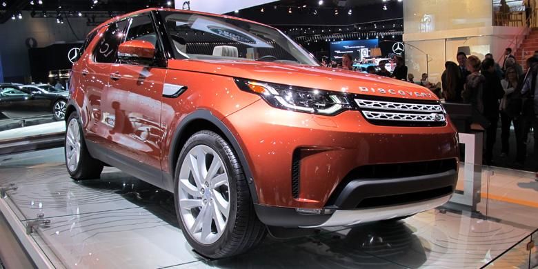 SUV tujuh penumpang terbaru Land Rover Discovery meluncur di LA Auto Show 2017.