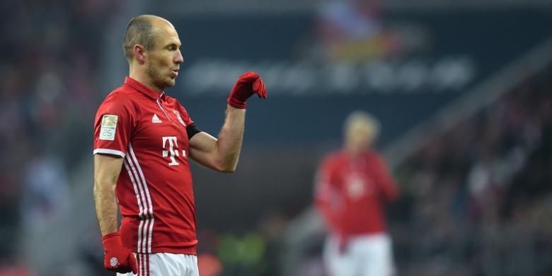 Ekspresi pemain Bayern Muenchen, Arjen Robben, saat tampil pada laga Bundesliga kontra RB Leipzig, di Allianz Arena, 21 Desember 2016.