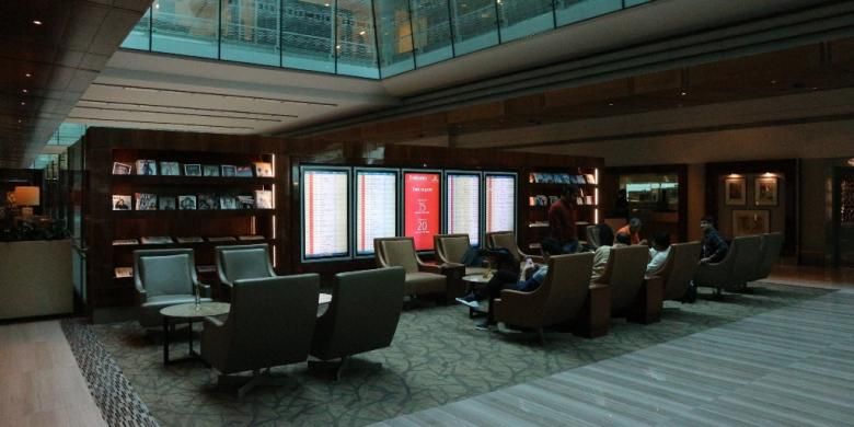 Lounge kelas bisnis milik Emirates di Bandara Dubai, Uni Emirat Arab.