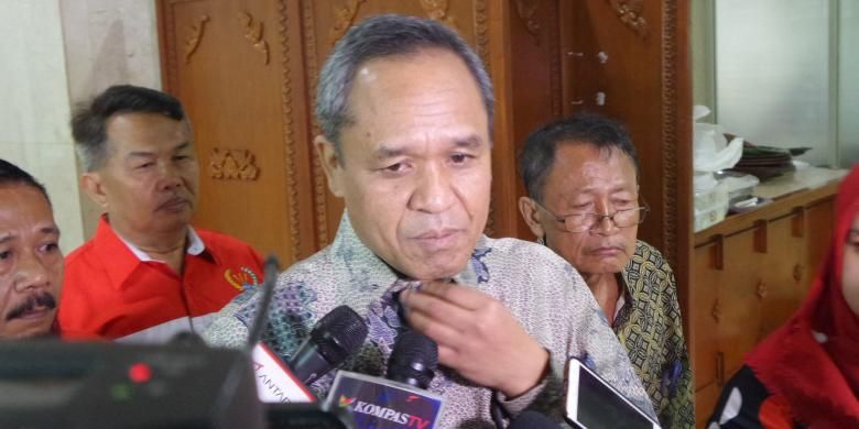 Wakil Ketua Komisi III Benny K Harman di Kompleks Parlemen, Senayan, Jakarta, Senin (16/1/2017).