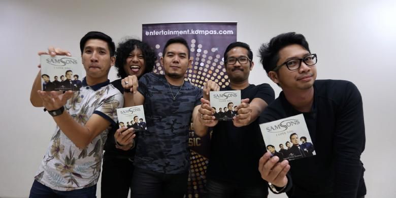 Grup band Samsons mengenalkan single terbaru mereka yang berjudul I Love You di Gedung Kompas Gramedia, Palmerah Barat, Jakarta, Senin (16/1/2017).