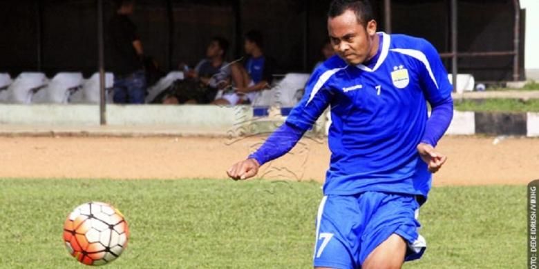 Kapten Persib Bandung Atep Rizal