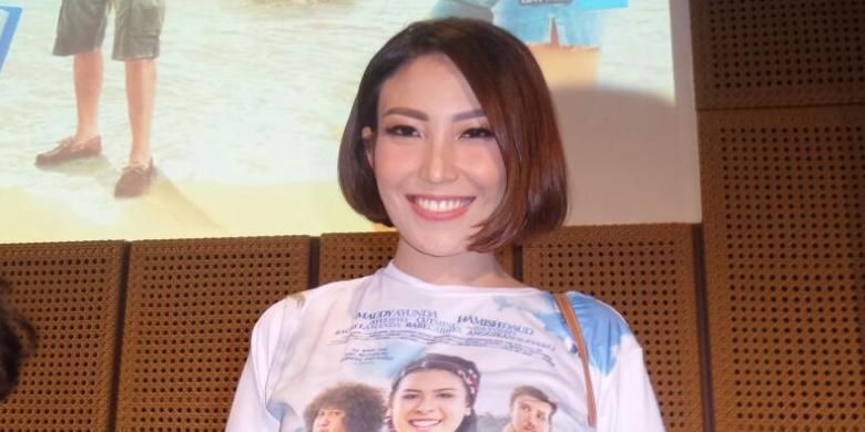 Ayu Dewi saat menghadiri perilisan film Trinity The Nekad Traveler, di Galeri Indonesia Kaya (GIK) Mall Grand Indonesia, Thamrin, Jakarta Pusat, Selasa (31/1/2017).