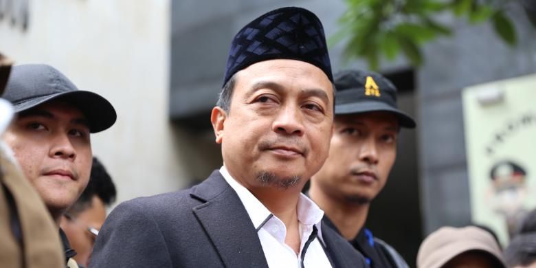 Bachtiar nasir tiba di Kantor Direktorat Reserse Kriminal Khusus, Polda Metro Jaya, Jakarta, Rabu (1/2/2017).