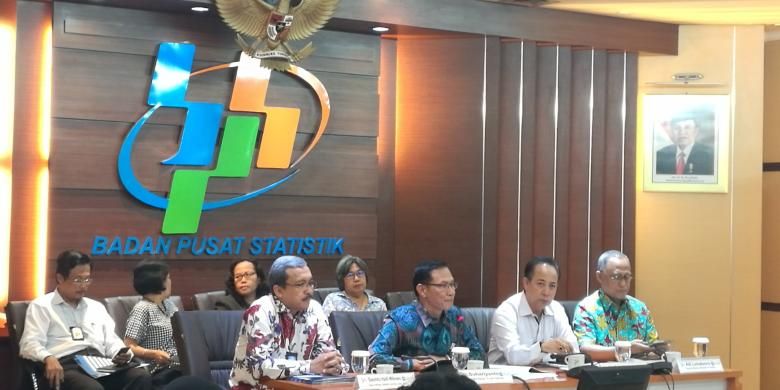 Jajaran Pimpinan Badan Pusat Statistik (BPS) saat konferensi pers 