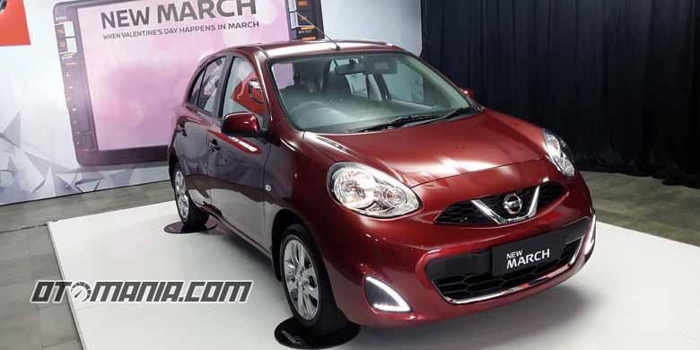 Nissan March desain 2017. Perubahan pada DRL yang menggantikan lampu kabut dan head unit 7 inci layar sentuh di kabin.