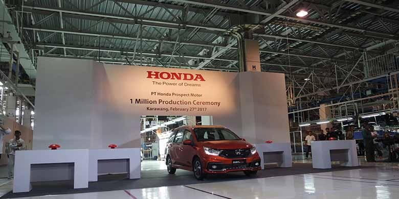 Mobilio menandai produksi lokal Honda Prospect Motor (HPM) ke-1 juta unit.