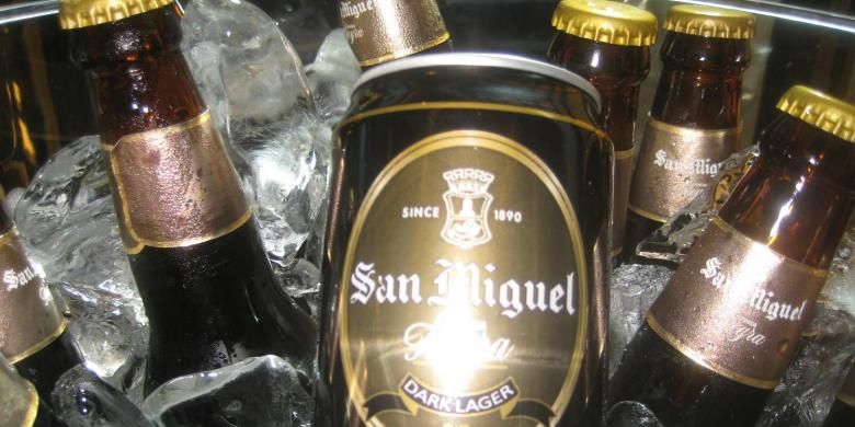 Bir San Miguel Cerveza Negra produksi PT Delta Djakarta Tbk. 