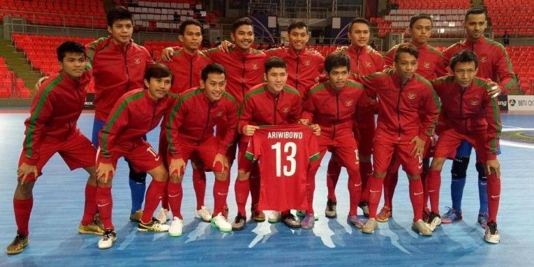 Timnas futsal U-20 Indonesia berpose sebelum laga lanjutan Grup B kontra China Taipei dalam AFC U-20 Futsal Championship 2017 di Huamark Indoor Stadium, Bangkok, Thailand, Rabu (17/5/2017).