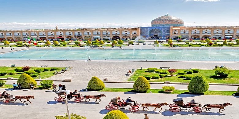 Isfahan Square (Shutterstock)