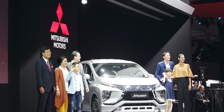Mitsubishi menyematkan sejumlah ruang penyimpanan, baik besar maupun kecil, untuk menampung kebutuhan penyimpanan barang keluarga. (KOMPAS.com/Tiara Fitriyani)