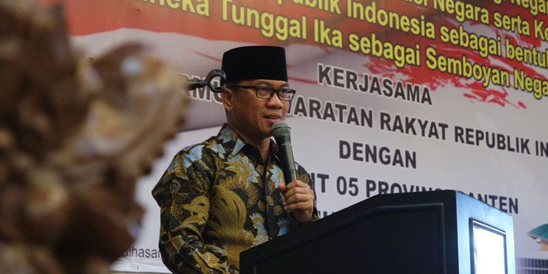 Anggota DPR dari Partai Amanat Nasional (PAN) Yandri Susanto menyampaikan pentingnya implementasi Pancasila dalam kegiatan Sosialisasi Empat Pilar MPR RI di Serang, Banten, Selasa (5/9/2017). (KOMPAS.com/Tiara Fitriyani)