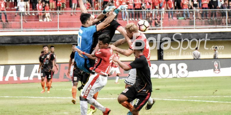 Pertandingan Grup D Piala Presiden 2018 antara Bali United dan Borneo FC di Stadion Kapten I Wayan Dipta, Jumat (19/1/2018). 