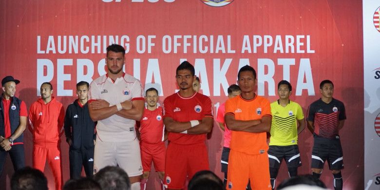 Acara peluncuran jersey terbaru Persija Jakarta pada Jumat (2/2/2018). Dari kiri, Marko Simic, Bambang Pamungkas dan Ismed Sofyan, menjadi model peluncuran jersey terbaru Tim Macan Kemayoran.