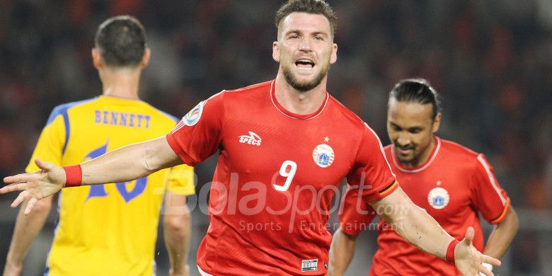 Selebrasi penyerang Persija Jakarta, Marko Simic, seusai mencetak gol ke gawang Tampines Rovers, Rabu (28/2/2018).