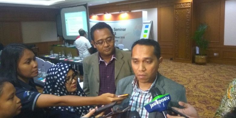 Chief Operating Officer PT LIB (Liga Indonesia Baru), Tigor Shalom Boboy menjelaskan modifikasi Law of The Game yang bakal Diterapkan Liga 1 musim 2018, di Hotel Sultan, Jakarta, Jumat (2/3/2018).