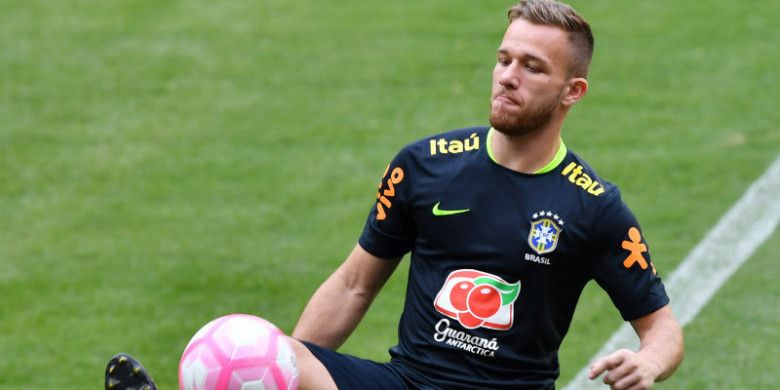 Arthur Melo saat menjalani latihan bersama timnas Brasil
