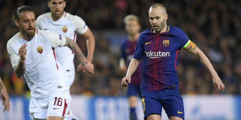 Kapten Barcelona, Andres Iniesta, dalam laga Liga Champions kontra AS Roma di Camp Nou, Rabu (4/4/2018)
